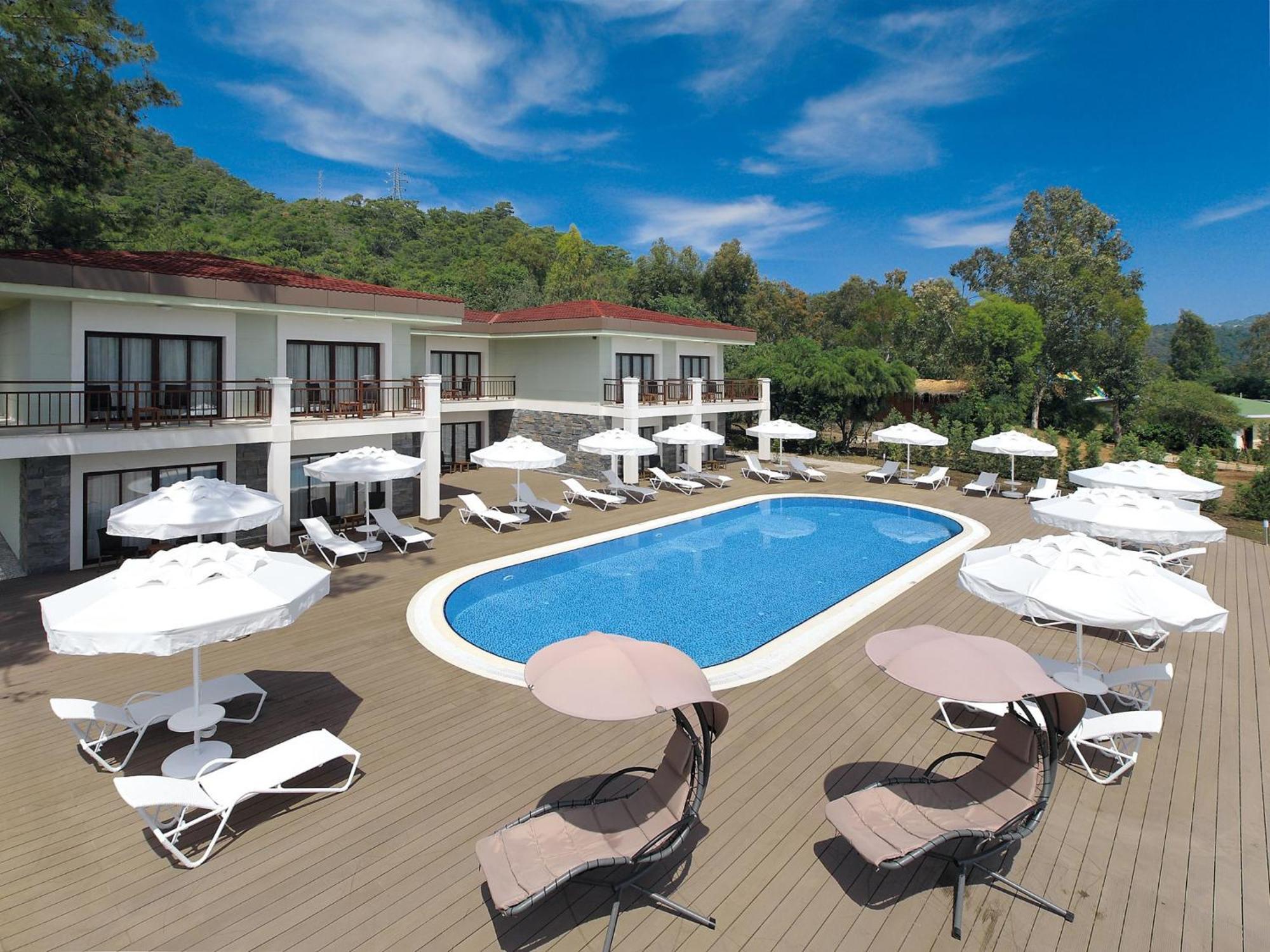 היסרונו Fortezza Beach Resort מראה חיצוני תמונה